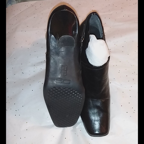 ✅2/$15✅ Woman’s Black dress shoes with heels! size 11M - Picture 5 of 8